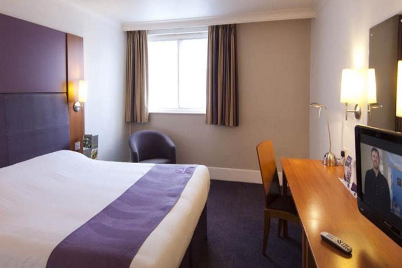 Premier Inn Premier Inn Wrexham North Ngoại thất bức ảnh